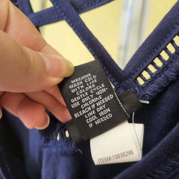 🌻 NAVY RUFFLE SWING TEE - Picture 8 of 9